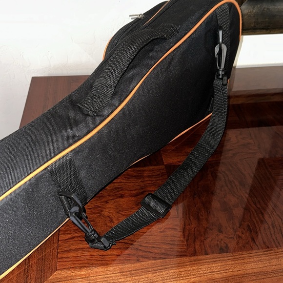 Donner *NEW* Ukulele Carrying Case with Adjustable Strap, Black - Picture 5 of 10